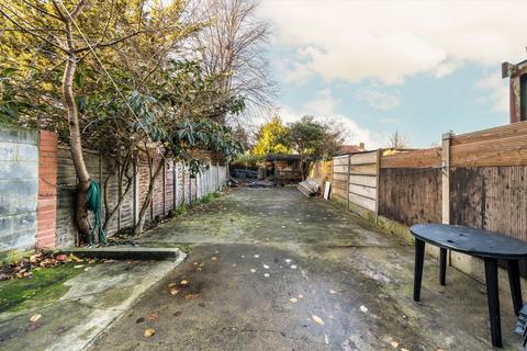 undefined, Lea Bridge Road, London E10