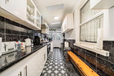 undefined, Lea Bridge Road, London E10