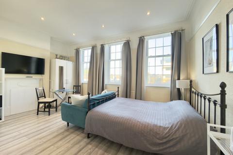 undefined, Finchley Road, London NW11