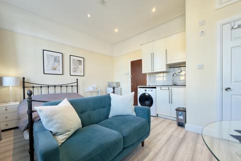 undefined, Finchley Road, London NW11