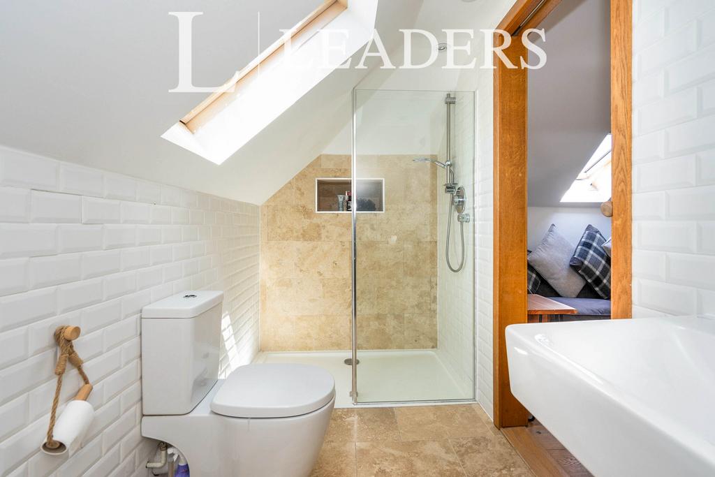 Bedroom 2 en-suite