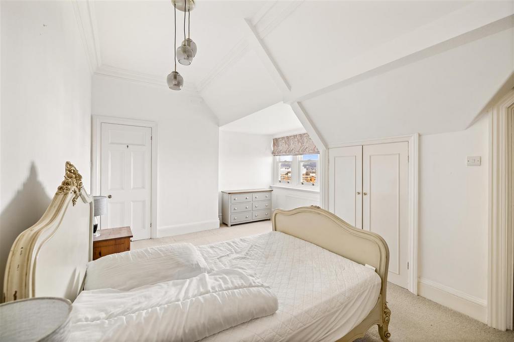 Bedroom (3).jpg