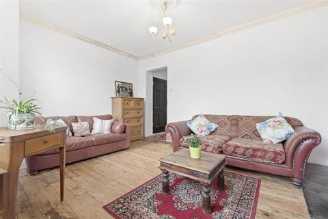 undefined, Birkbeck Mansions, Hornsey N8