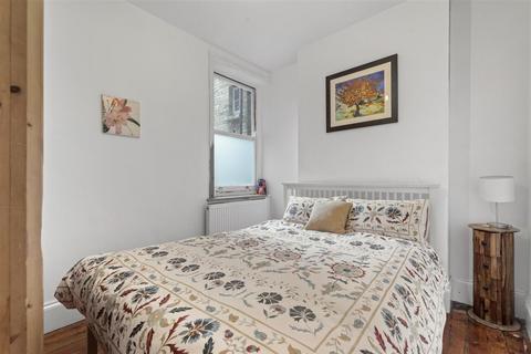 undefined, Birkbeck Mansions, Hornsey N8