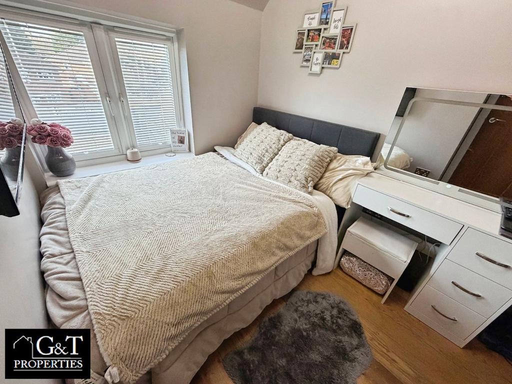 Second bedroom