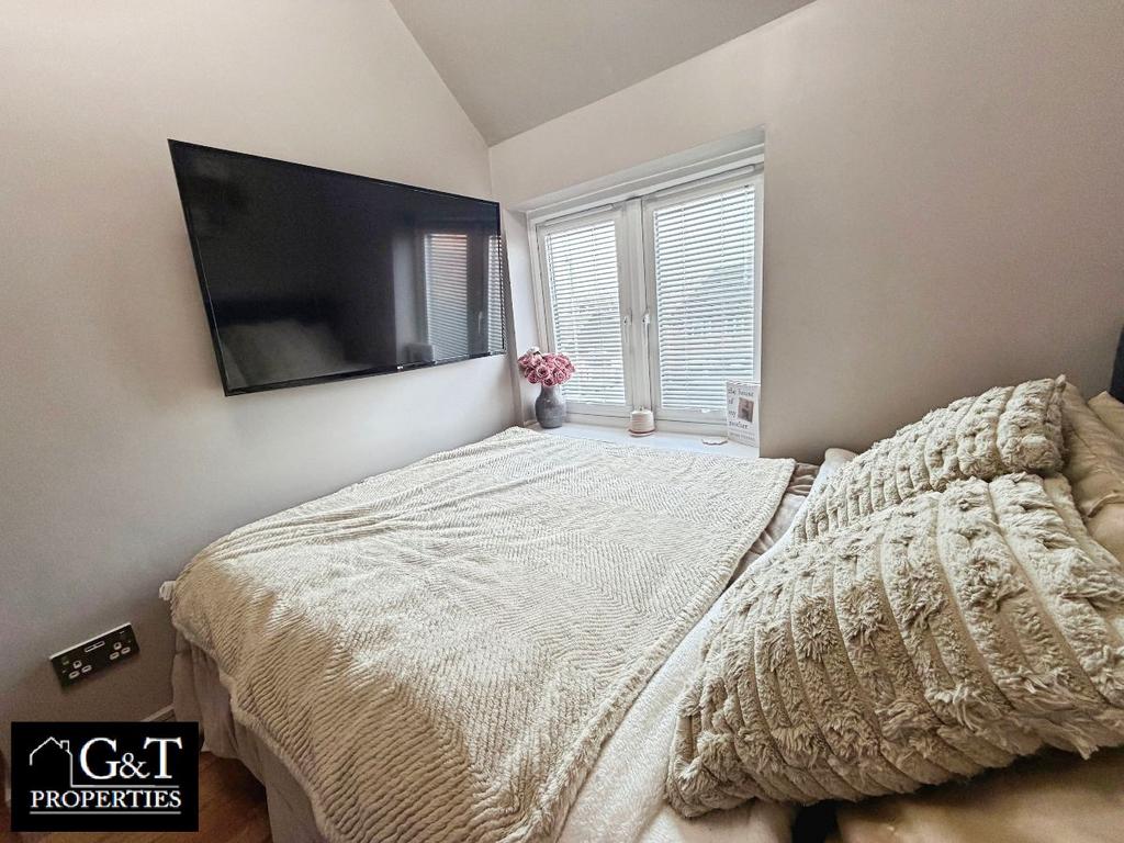 Second bedroom
