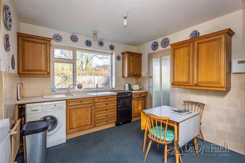 undefined, Cliff Drive, Radcliffe-On-Trent, Nottingham