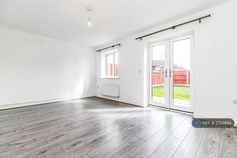 3 bedroom semi-detached house to rent, Gunson Street, Manchester, M40