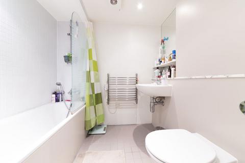 1 bedroom flat to rent, Deals Gateway, London SE13
