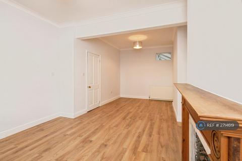 5 bedroom terraced house to rent, Afghan Road, London, SW11