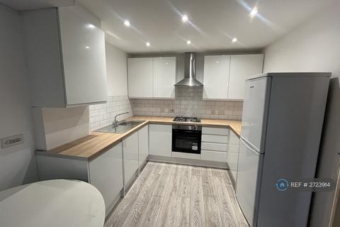 2 bedroom flat to rent, Alexandra Park House, Manchester, M16