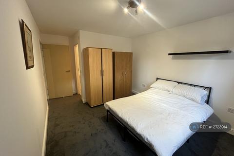 2 bedroom flat to rent, Alexandra Park House, Manchester, M16