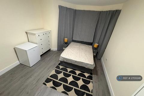 1 bedroom in a house share to rent, Melfort Road, Thornton Heath, CR7
