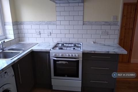 3 bedroom semi-detached house to rent, Meadgate Avenue, Chelmsford, CM2
