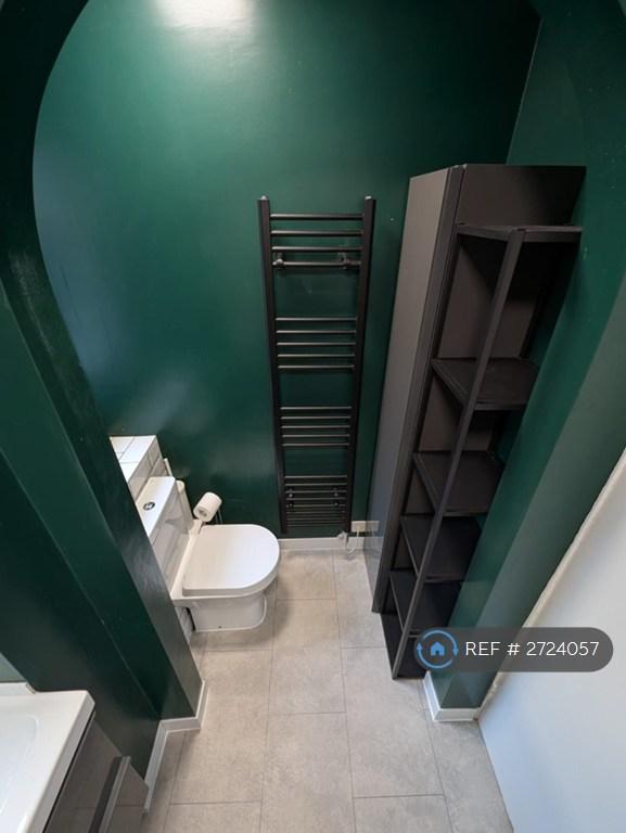 Toliet