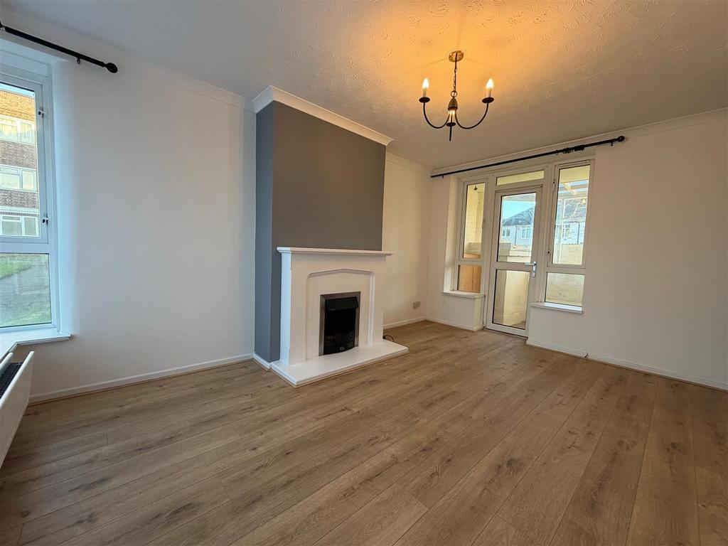 Living Room 2.jpg