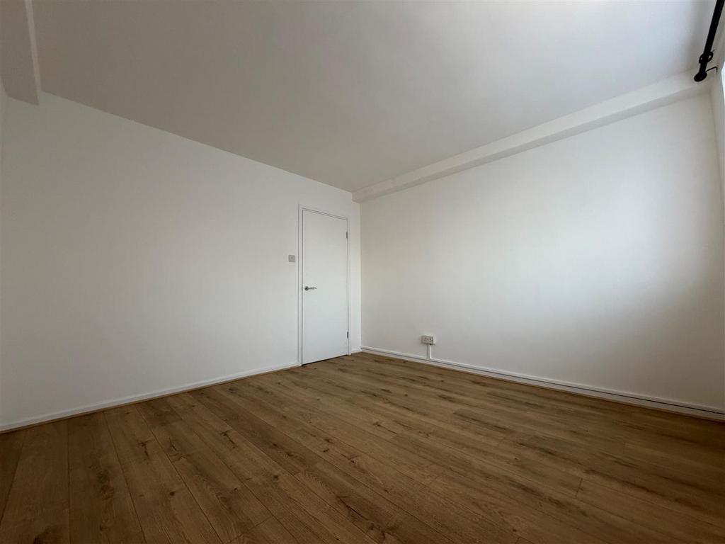 Main Bedroom 2.jpg