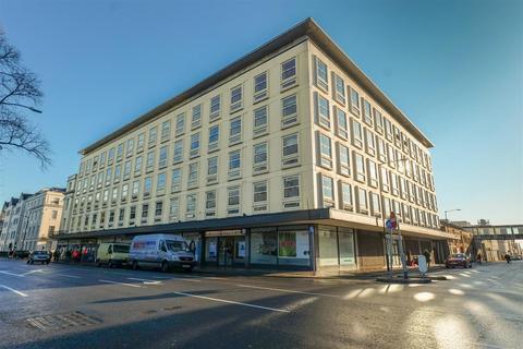 2 bedroom apartment to rent, The Space, Clarendon Avenue