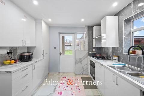 3 bedroom semi-detached house for sale, Magazine Farm Way, Prettygate, Colchester, Essex, CO3