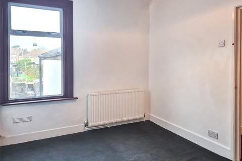 4 bedroom terraced house to rent, Albany Road, Gillingham, Kent, ME7