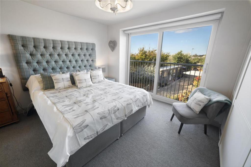 Master bedroom 2