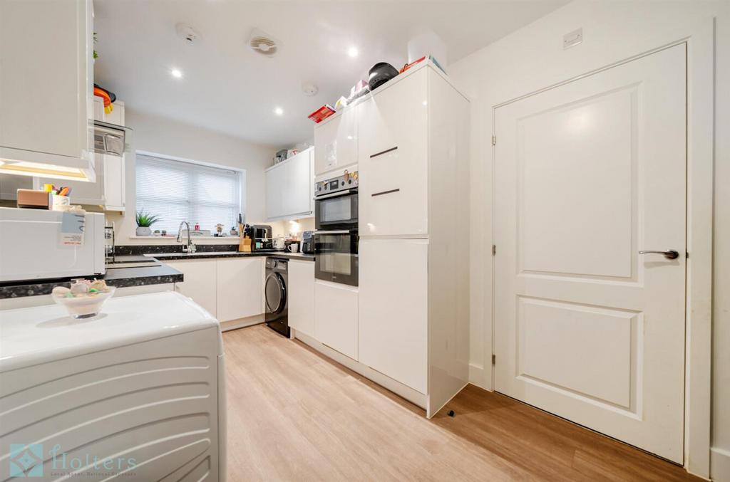 Ea3fa16f-1910-4eac-975f-b24b238a64be 1.jpg