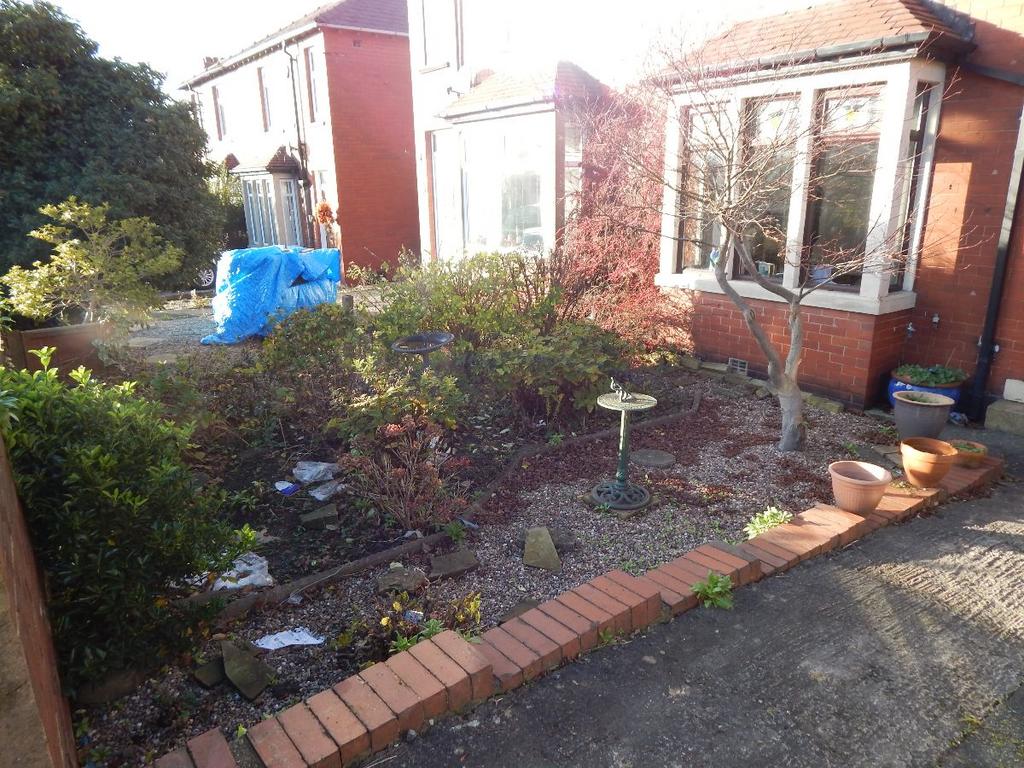 Front Garden & Driveway