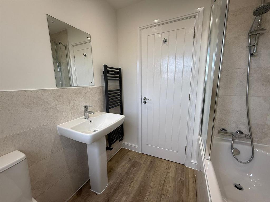Main bathroom