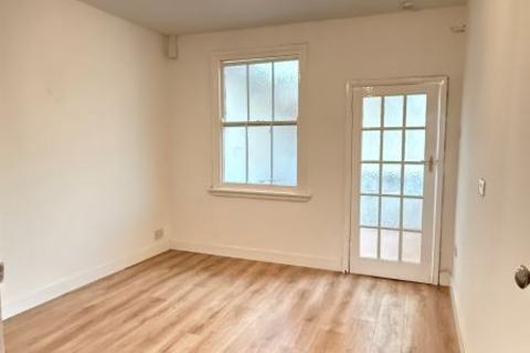 3 bedroom terraced house to rent, Malt Mill Lane, Halesowen B62