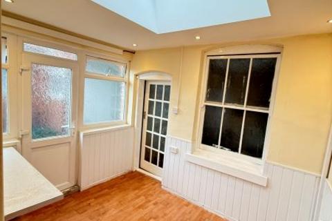 3 bedroom terraced house to rent, Malt Mill Lane, Halesowen B62