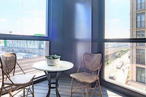 2 bedroom flat to rent, Thornes house Nine Elms, London SW11