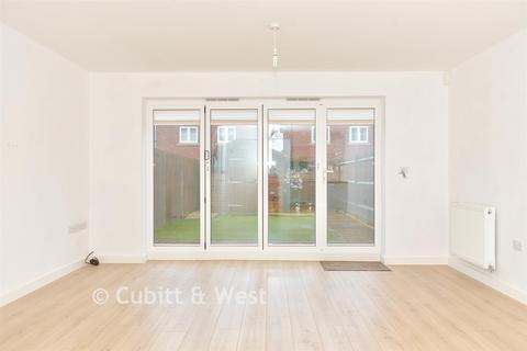 3 bedroom townhouse for sale, Quiet Waters Close, Angmering, West Sussex