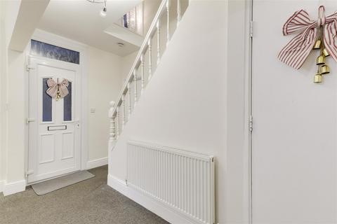 3 bedroom terraced house for sale, Co-Operative Avenue, Nottingham NG15