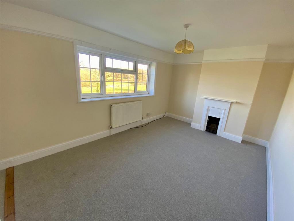 Bedroom 1.jpg