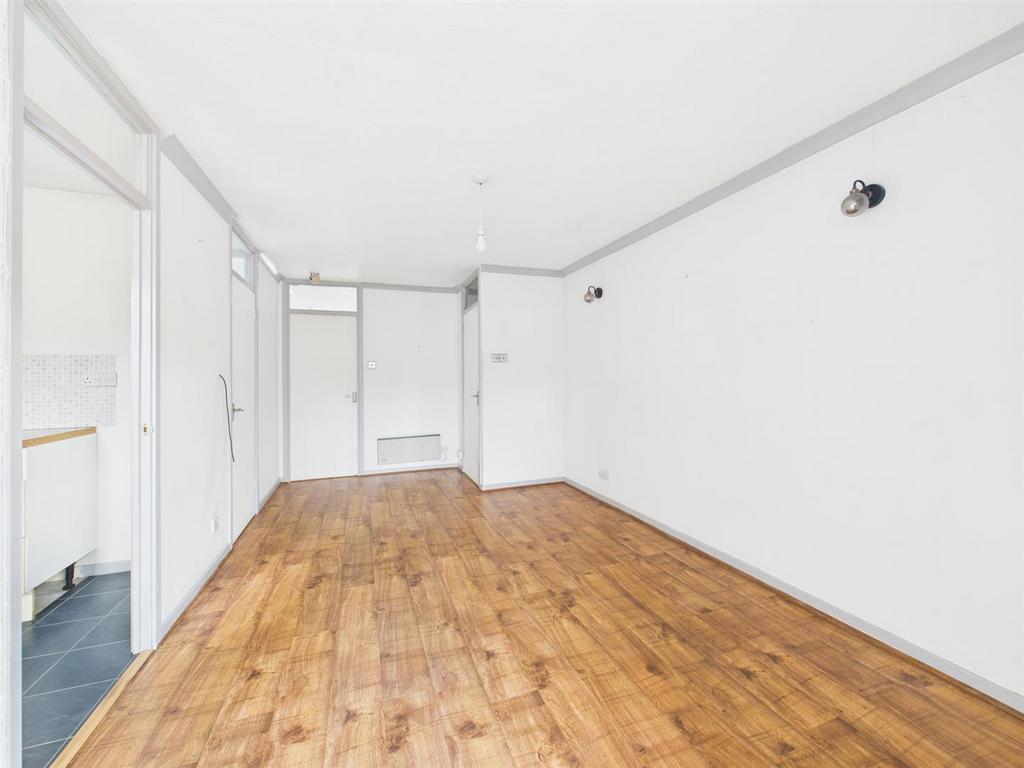 CAM05080 G0-PR0239-STILL002.jpg