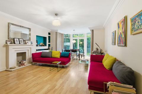 3 bedroom flat to rent, Belsize Park Gardens, London NW3
