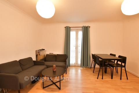2 bedroom apartment for sale, Queensberry Place, Manor Park