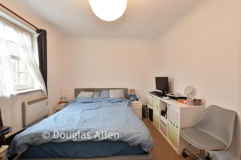 2 bedroom apartment for sale, Queensberry Place, London E12
