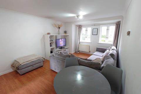 2 bedroom ground floor flat to rent, Caterham on the Hill