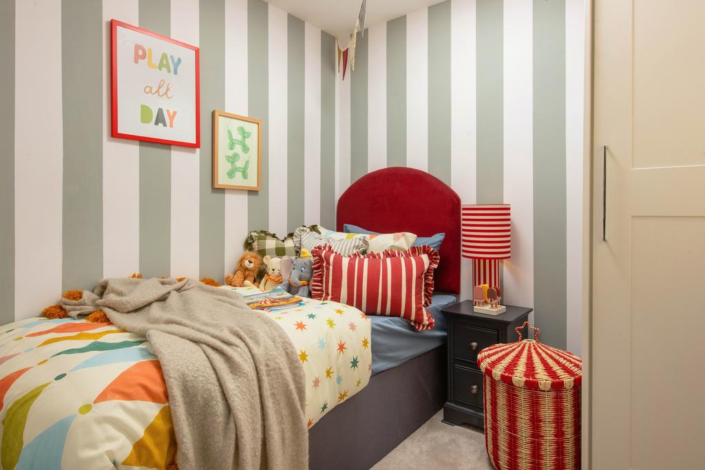 Internal image of the single bedroom in the...