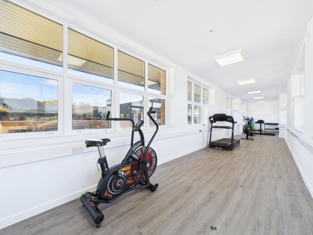 Cam01909 g0 pr0425 still002