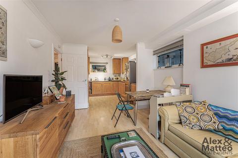 undefined, Evan Cook Close, Peckham, SE15
