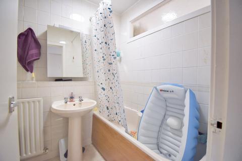 undefined, Queens Road, Hersham, Walton-on-Thames, KT12