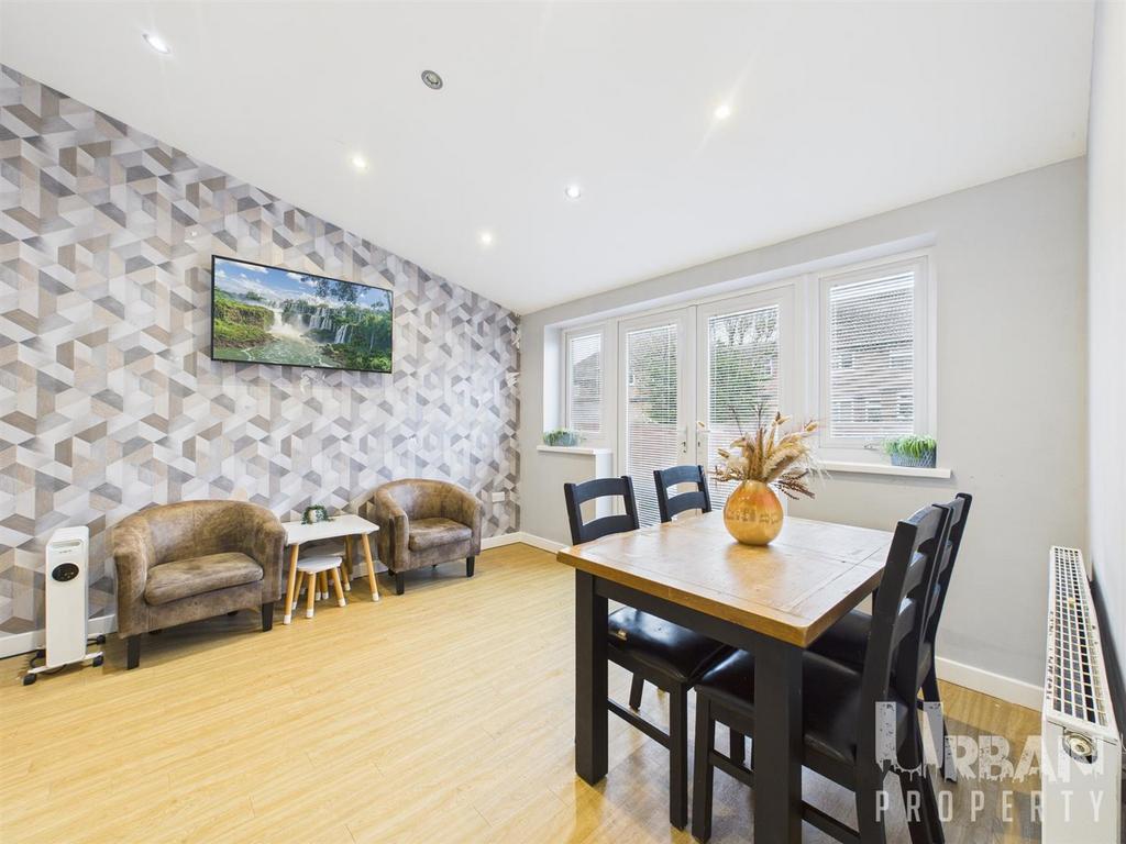 CAM03038 G0-PR0211-STILL005.jpg