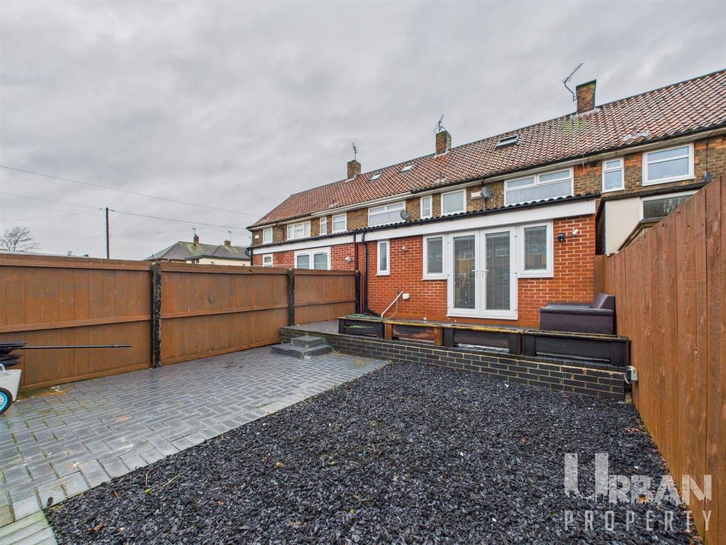 CAM03038 G0-PR0211-STILL025.jpg