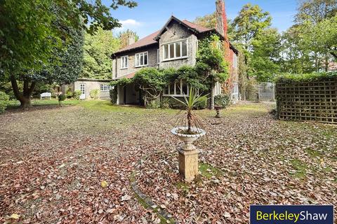 undefined, 8 Windermere Road, Hightown, Liverpool L38 3RL