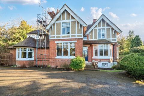 3 bedroom flat for sale, Park Ley Road, Woldingham, CR3