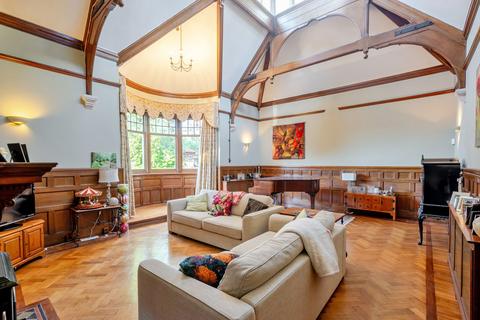 3 bedroom flat for sale, Park Ley Road, Woldingham, CR3