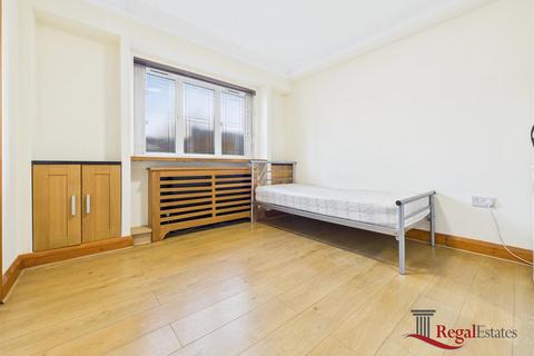 undefined, Columbia Avenue, Edgware, HA8 5DQ