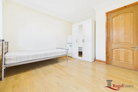 undefined, Columbia Avenue, Edgware, HA8 5DQ
